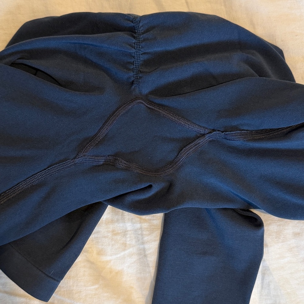 Alphalete Seamless High-Waisted Scrunch Blue Leggings - Picture 4 of 4